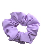 Scrunchie in Groovy Grape